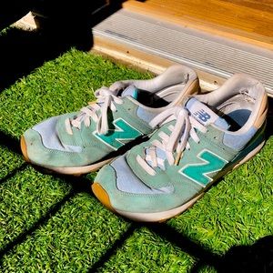 New Balance 574 (Men’s size 10.5, Blue)